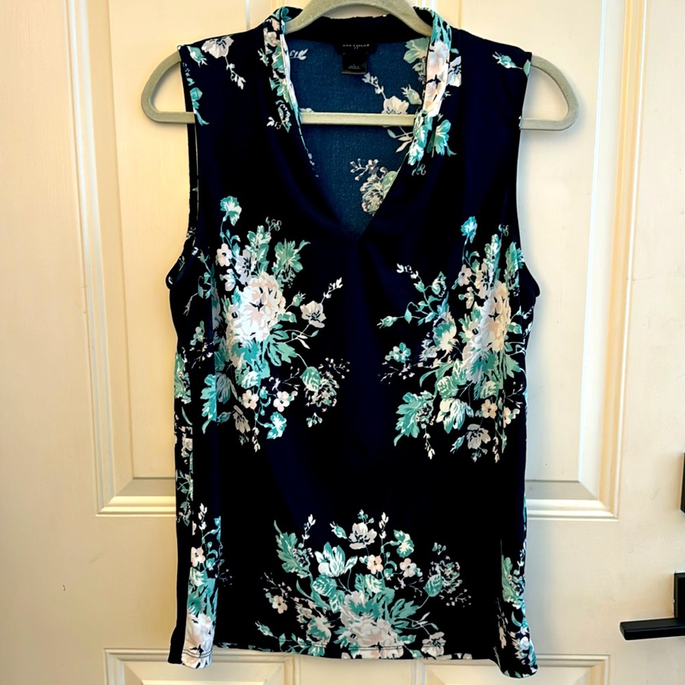 Ann Taylor Navy Blue Sleeveless Blouse Size Large